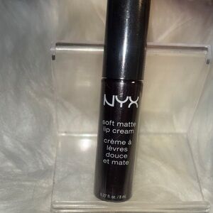 NYX Soft Matte Lip Cream - Rich Plum